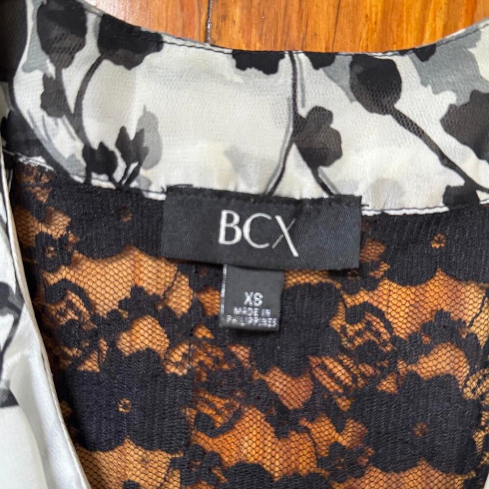 Y2k black & white floral top - Picture 3 of 3